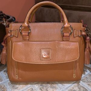FLASH SALE!! EUC Dooney & Bourke Satchel